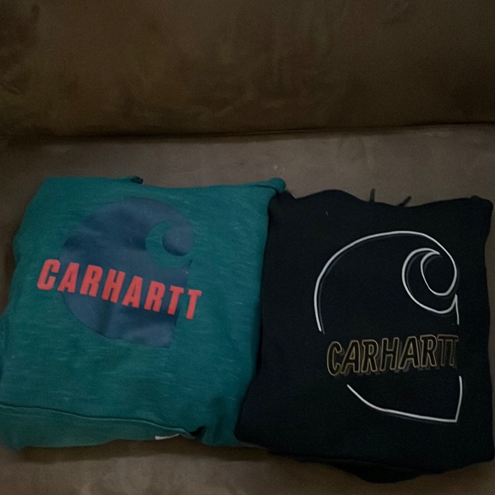2x Carhartt hoodies.